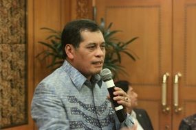 Nurdin Halid Bertahan Demi Harga Diri