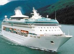 Gunakan Sekoci, 800 Turis Turun dari Kapal Pesiar Legend of The Seas
