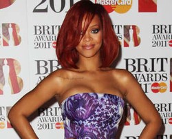 Rihanna: Saya Cinta Rancangan Victoria Beckham