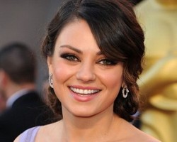 5 Trik Make-up untuk Tampil Seksi Seketika