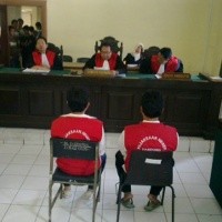 Pencuri Batu Divonis 9 Bulan, Keluarga Histeris