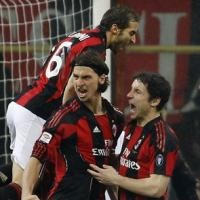 Milan Hantam Napoli 3-0