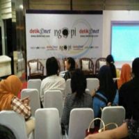 Tweet Seleb vs Seleb Tweet 