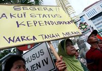 Warga Tanah Merah Tuntut Status Kependudukan 