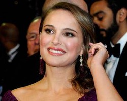 Natalie Portman Shock Lihat Video Rasis John Galliano