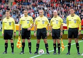 UEFA Ingin Lima Ofisial di Euro 2012