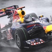 Hujan Buatan Demi Balapan yang Lebih Seru