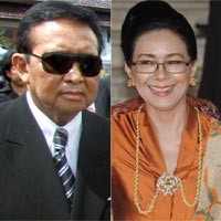 Asmara Moerdiono-Poppy Dharsono