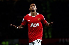 Nani Ingin Berlibur dengan Senyuman