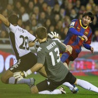 Messi Kokohkan Barcelona