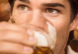 Alkohol Membunuh Kejantanan Pria Secara Perlahan