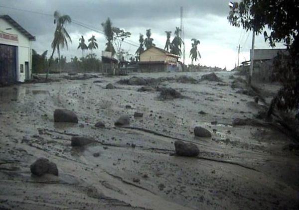 Banjir Lahar Dingin Terjang Megelang