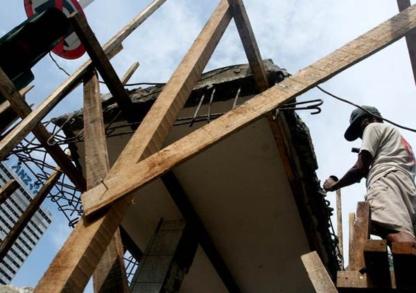 Pos Polisi Bundaran HI Diperbaiki