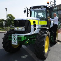 Wow, Traktor Jadi Mobil Polisi