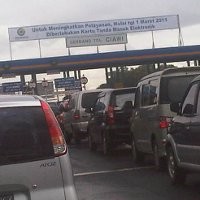 Imbas Kartu Elektronik, Pintu Tol Ciawi Arah Jakarta Macet Panjang