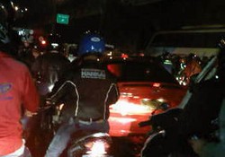 Parah! 13 Jam Berlalu, Jalur Puncak Masih Lumpuh Total