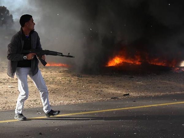 Milisi Oposisi Terus Serang Pasukan Khadafi