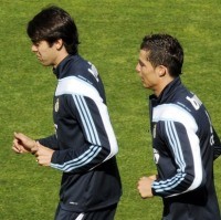 Ronaldo Absen, Kaka Cedera Lagi