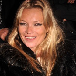 Wow! Pendapatan Kate Moss Rp 472 juta Sehari