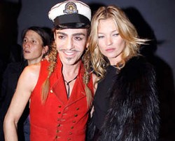 John Galliano Batal Desain Gaun Pengantin Kate Moss?