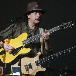 Musik Carlos Santana Tak Pernah Jauh dari Cahaya Tuhan