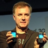 Bos Marketing Hengkang, Saham RIM Goyang