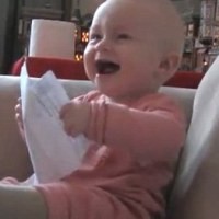 Video Bayi Tertawa Pukau Jutaan Pengunjung YouTube