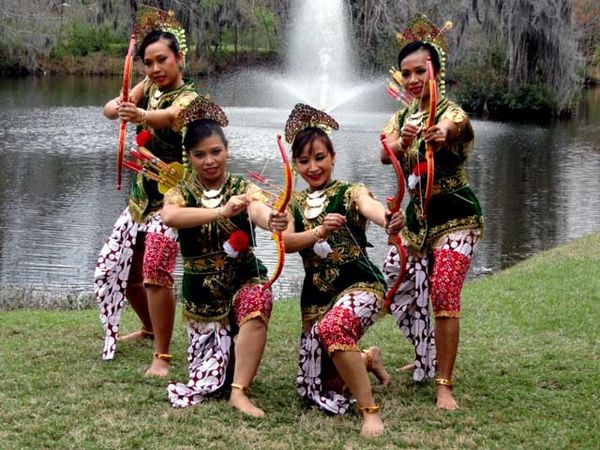 Sanggar Tari Nusantara Raih Certificate of Excellence