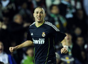 Benzema-Adebayor Puaskan Mourinho