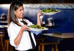 Senyum Pura-pura Bikin Perempuan Tertekan 