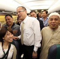 Presiden Filipina Hadiri Undangan Makan Malam di Istana