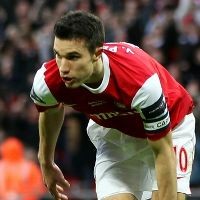 Mainkan Van Persie, Wenger?