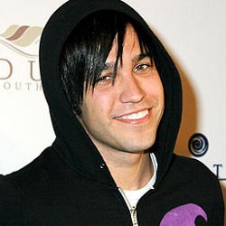 Dicerai Ashlee Simpson, Pete Wentz Siap Kencan Lagi