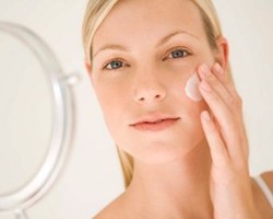 Wanita Hanya Butuh 3 Krim Wajah Ini