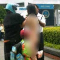 Foto Perempuan Telanjang di Depan Kampus Petra Bikin Geger