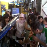 Ladies, Ayo Rawat Mobil...