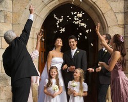 Ini Dia Kelebihan & Kekurangan 4 Tempat Pernikahan 