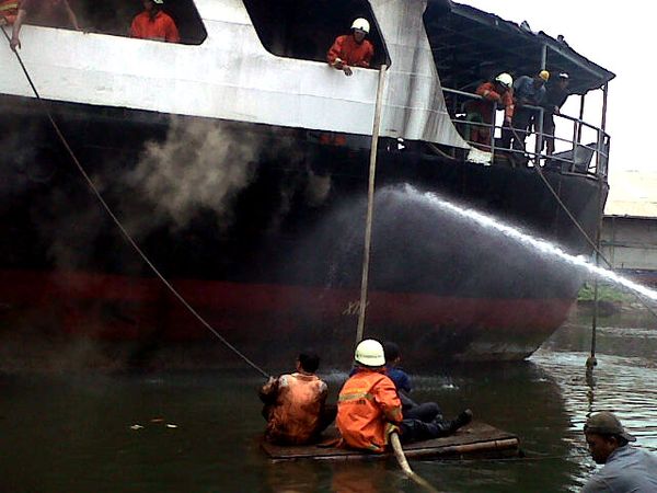 Kapal Kargo Terbakar di Tanjung Priok
