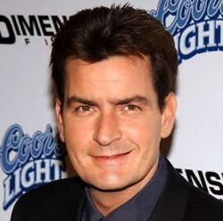 Charlie Sheen Ingin Menikah dengan Pohon