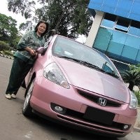 Dokter Penggemar Mobil Pink