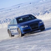 Rekor Mobil Tercepat di Lintasan Es Terpatahkan