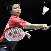 Hayom Lolos, Tiga Ganda Tumbang