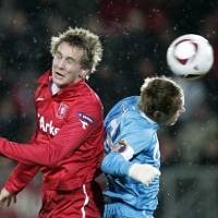 Satu Kaki Twente Sudah di 8 Besar