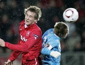 Satu Kaki Twente Sudah di 8 Besar