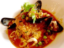 Sekali-sekali Makan Mihil di Tempat Eksklusif