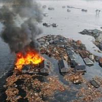 Menakertrans Buka Layanan Informasi Online & Crisis Center Gempa Jepang