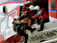 Evakuasi Korban Gempa Jepang