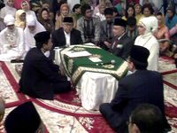 Din Syamsuddin Menikahi Novalinda