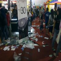 Mega Bazaar 2011 Dibanjiri Sampah Kertas 