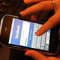 Facebook Bantu Komunikasi di Jepang